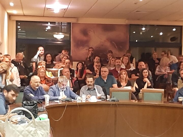 ΑΓΑΝΑΚΤΗΣΗ του Αθλητικού κόσμου του Ζωγράφου                 και Διαμαρτυρία στο Δημοτικό Συμβούλιο